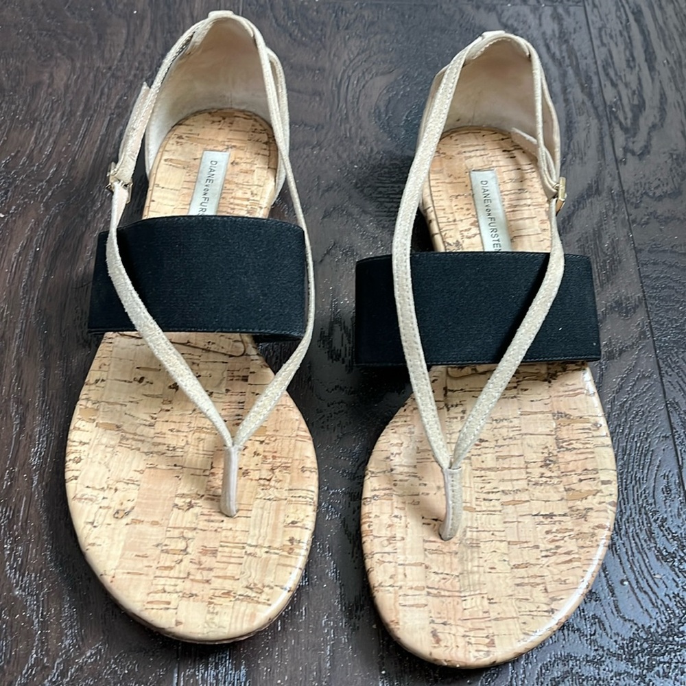 Diane Von Furstenberg DVF Flat Strappy Sandals Size 6